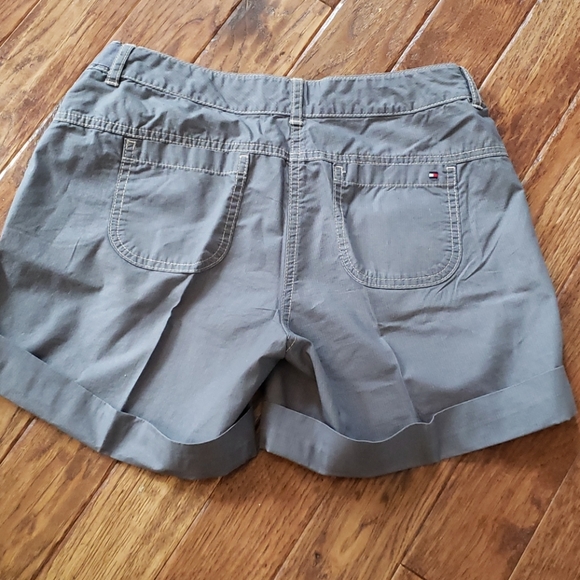Tommy Hilfiger shorts - Picture 2 of 5